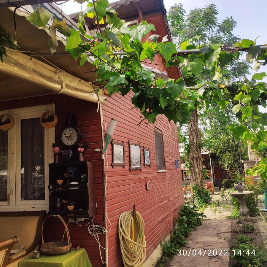Tuana Garden * Side