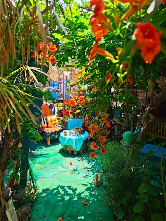 Tuana Garden Side