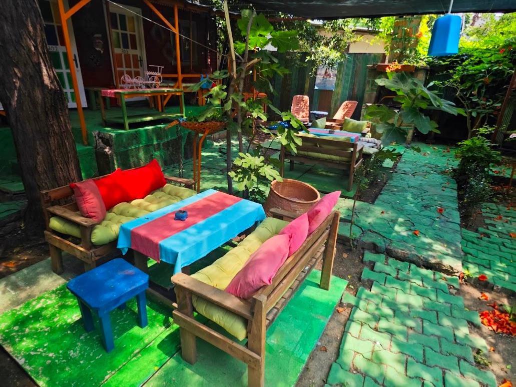 Bed & Breakfast Tuana Garden Side